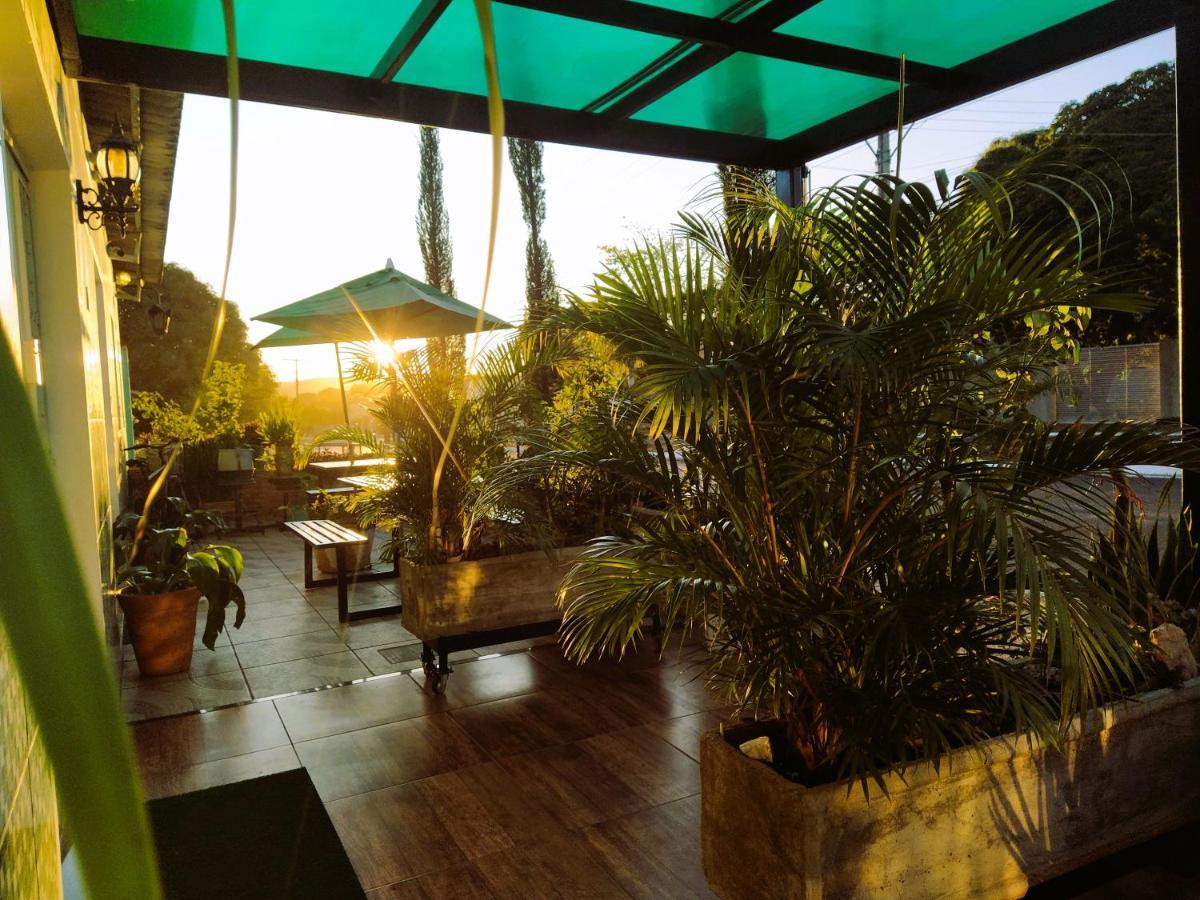 Hotel Recanto Verde Teresina de Goias Экстерьер фото